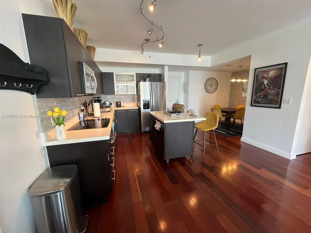 90 SW 3rd St # 1816, Miami FL 33130