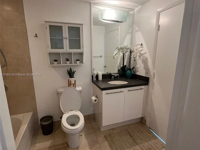 90 SW 3rd St # 1816, Miami FL 33130