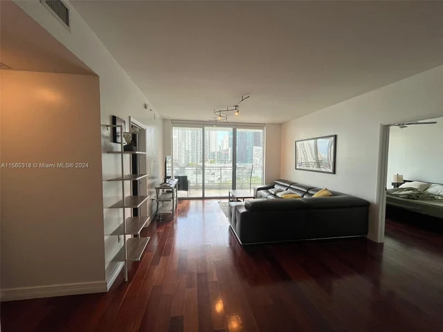 90 SW 3rd St # 1816, Miami FL 33130