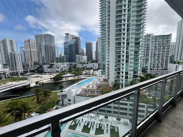 90 SW 3rd St # 1816, Miami FL 33130