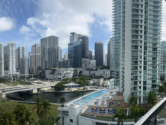 90 SW 3rd St # 1816, Miami FL 33130