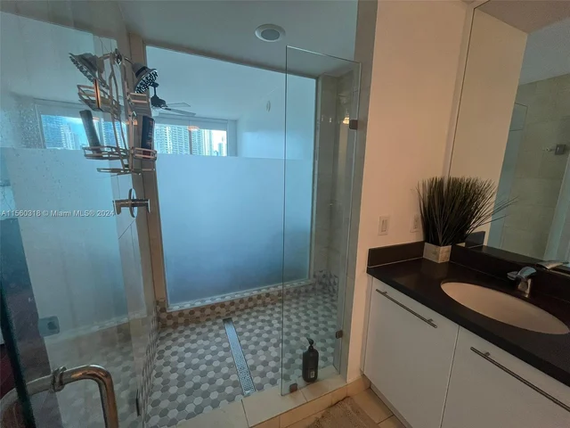 90 SW 3rd St # 1816, Miami FL 33130