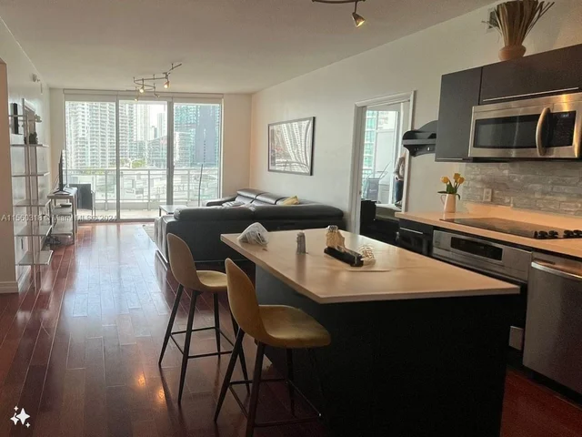 90 SW 3rd St # 1816, Miami FL 33130