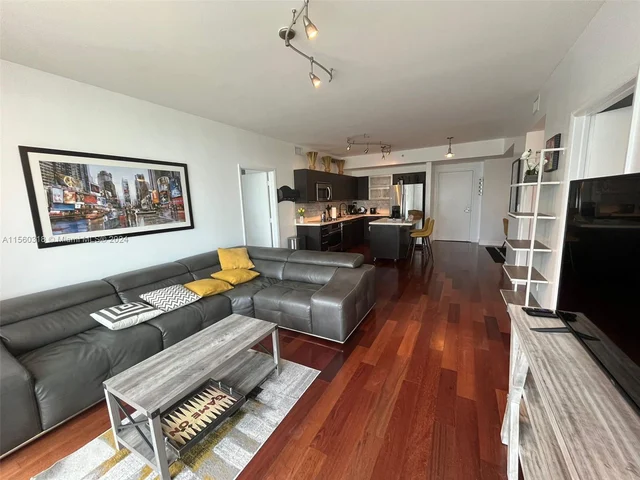 90 SW 3rd St # 1816, Miami FL 33130