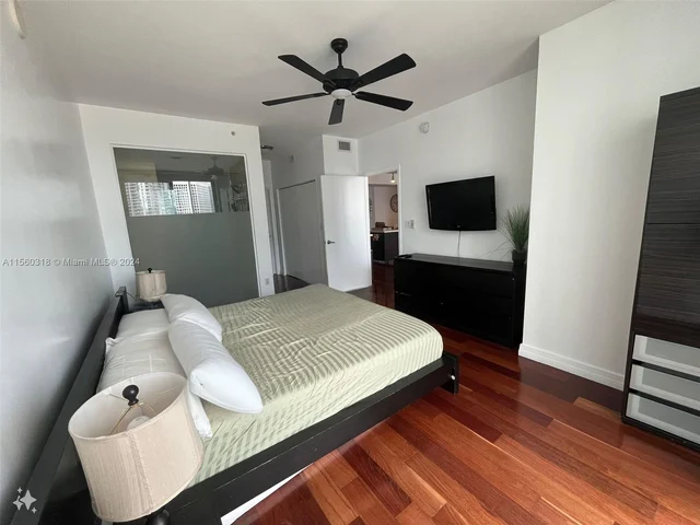 90 SW 3rd St # 1816, Miami FL 33130