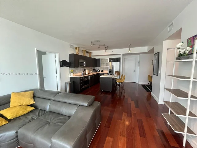 90 SW 3rd St # 1816, Miami FL 33130