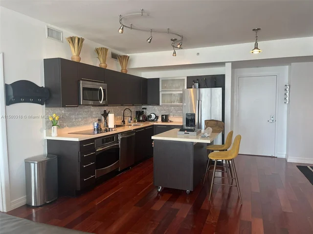 90 SW 3rd St # 1816, Miami FL 33130