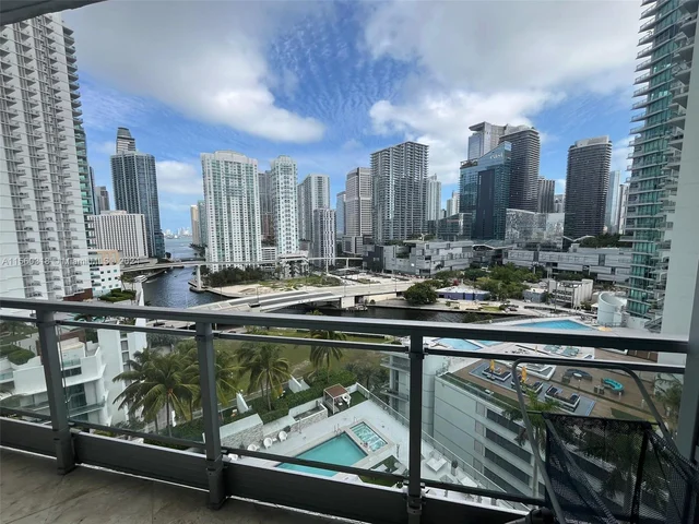 90 SW 3rd St # 1816, Miami FL 33130