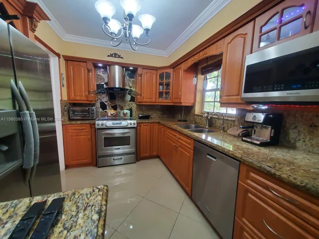 2849 Dewey St, Hollywood FL 33020