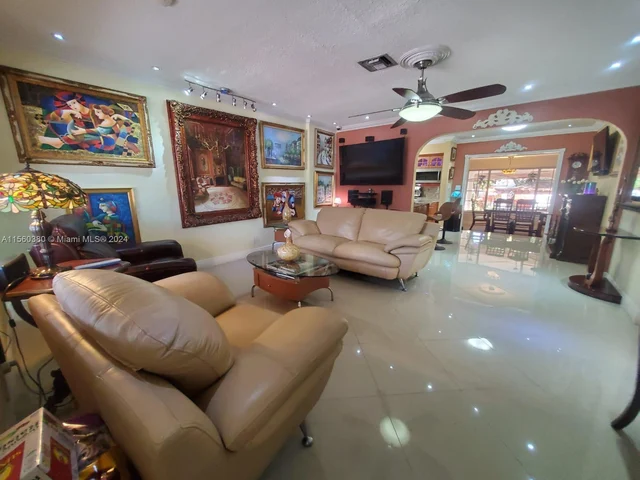 2849 Dewey St, Hollywood FL 33020