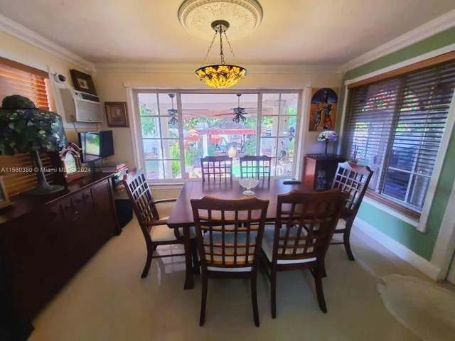 2849 Dewey St, Hollywood FL 33020