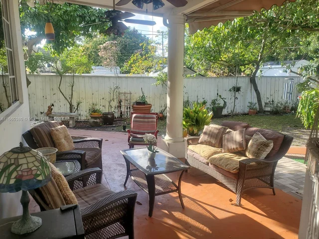 2849 Dewey St, Hollywood FL 33020