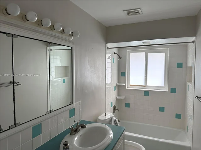 5711 SW 118th Ave, Cooper City FL 33330