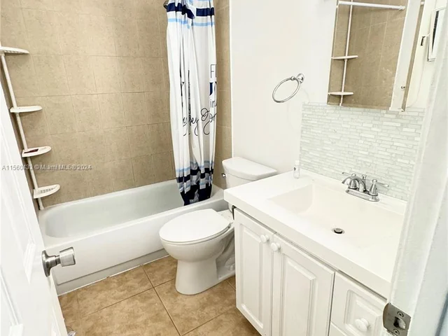 236 SE 9th Ave # 3, Pompano Beach FL 33060