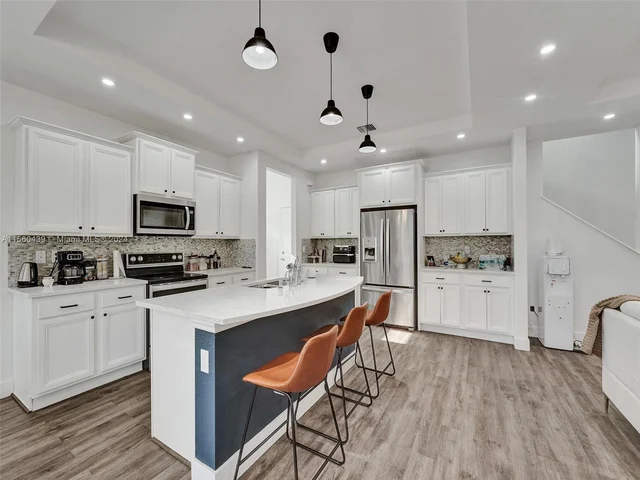 4334 Large Leaf Ln, Hollywood FL 33021