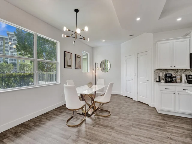 4334 Large Leaf Ln, Hollywood FL 33021