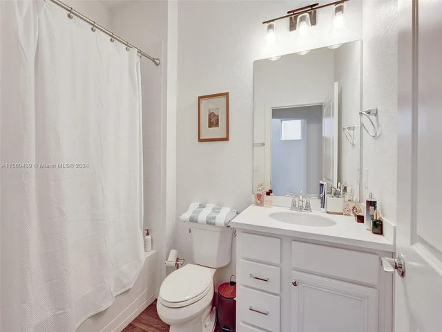 4334 Large Leaf Ln, Hollywood FL 33021