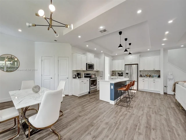 4334 Large Leaf Ln, Hollywood FL 33021