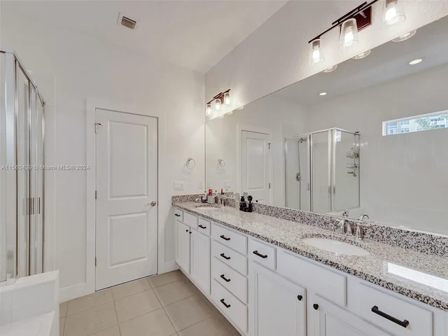 4334 Large Leaf Ln, Hollywood FL 33021