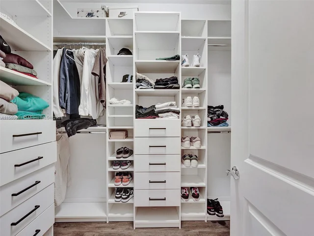 4334 Large Leaf Ln, Hollywood FL 33021