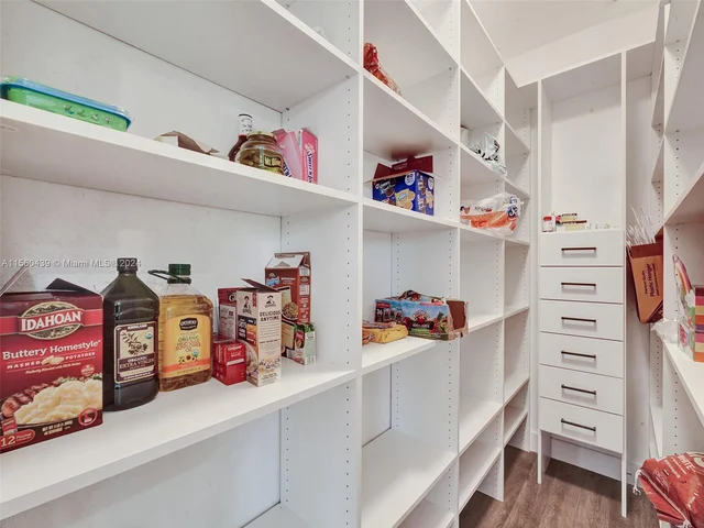 4334 Large Leaf Ln, Hollywood FL 33021