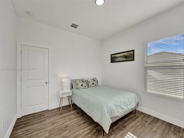 4334 Large Leaf Ln, Hollywood FL 33021