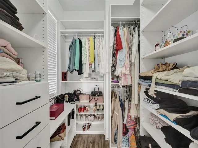 4334 Large Leaf Ln, Hollywood FL 33021