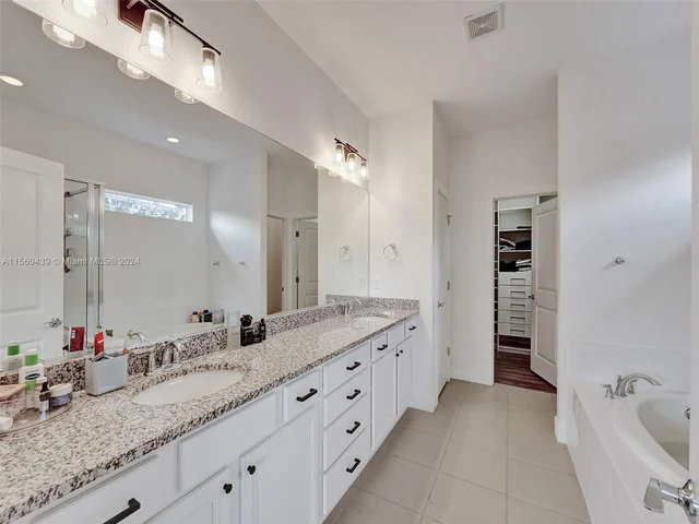 4334 Large Leaf Ln, Hollywood FL 33021