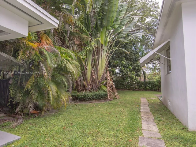 6090 SW 27th St # 1, Miami FL 33155