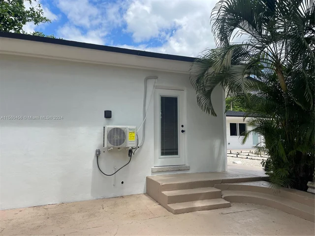 7800 NE 10th Ct # 4, Miami FL 33138