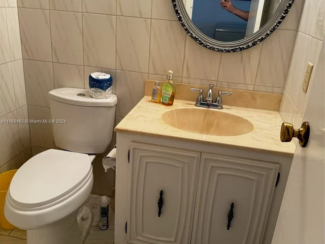 701 Three Islands Blvd # 501, Hallandale Beach FL 33009