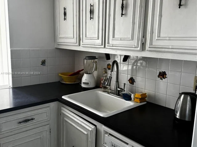 701 Three Islands Blvd # 501, Hallandale Beach FL 33009