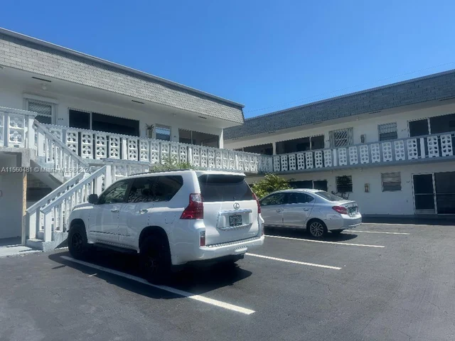 1500 Cleveland St # 203, Hollywood FL 33020