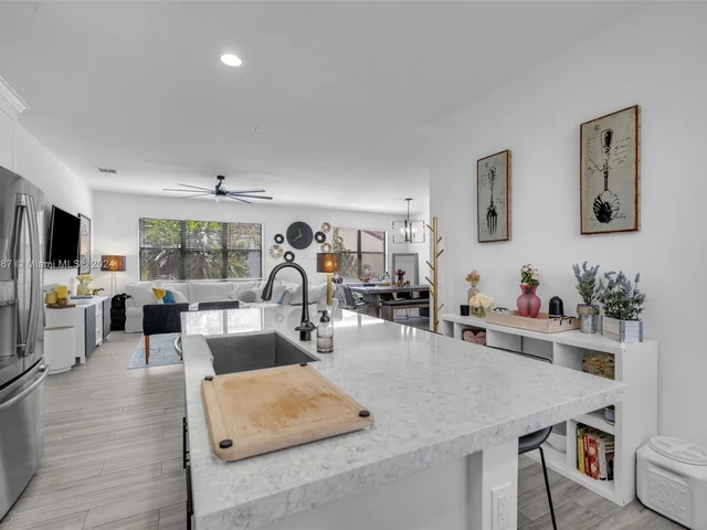 137 NW 209th LN, Pembroke Pines FL 33029