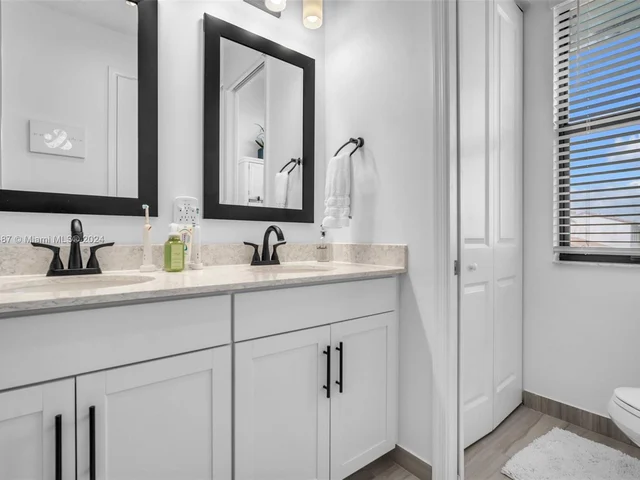 137 NW 209th LN, Pembroke Pines FL 33029