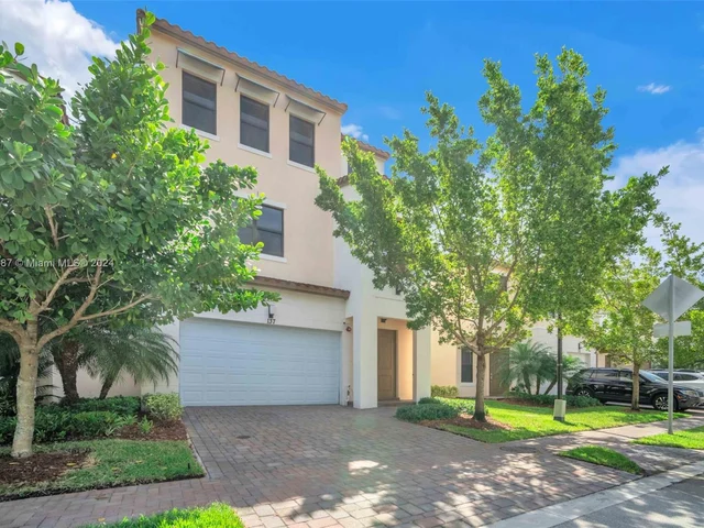 137 NW 209th LN, Pembroke Pines FL 33029
