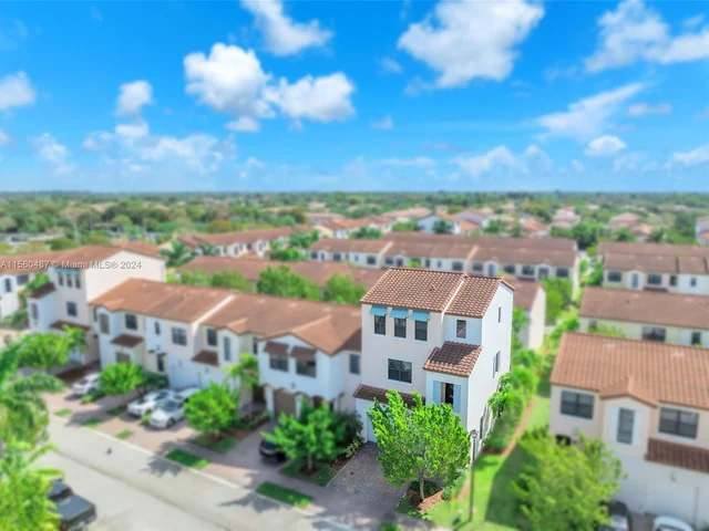 137 NW 209th LN, Pembroke Pines FL 33029