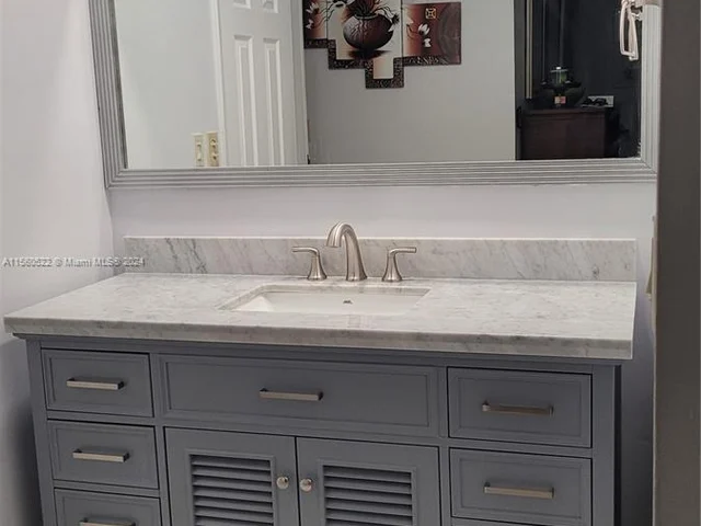 13731 SW 84th St, Miami FL 33183