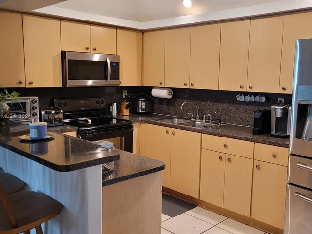 13731 SW 84th St, Miami FL 33183