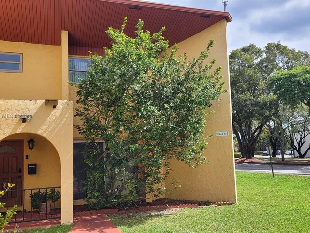 13731 SW 84th St, Miami FL 33183