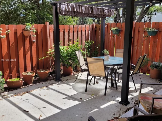 13731 SW 84th St, Miami FL 33183