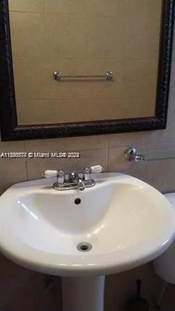 5627 Freedom St, Hollywood FL 33021