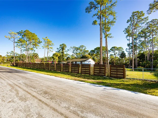 17180 N 64th Pl N, Loxahatchee FL 33470