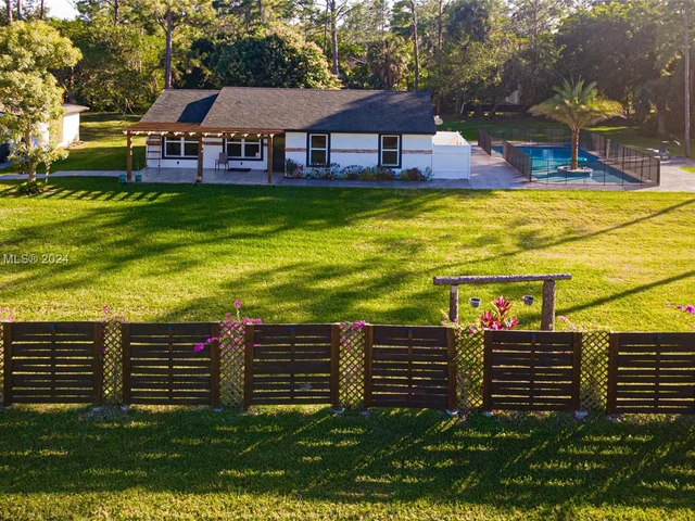 17180 N 64th Pl N, Loxahatchee FL 33470