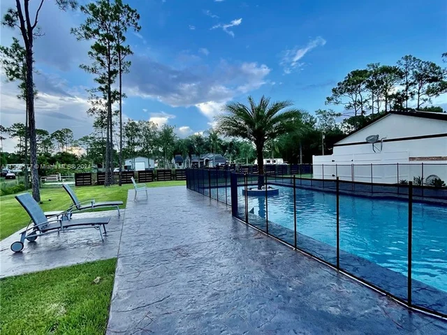 17180 N 64th Pl N, Loxahatchee FL 33470