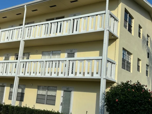 70 Dorset B # 70, Boca Raton FL 33434