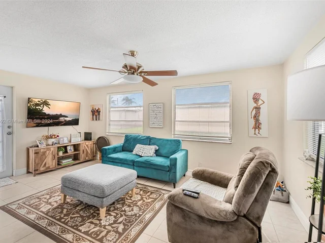 4810 NW 42nd Ave, Tamarac FL 33319