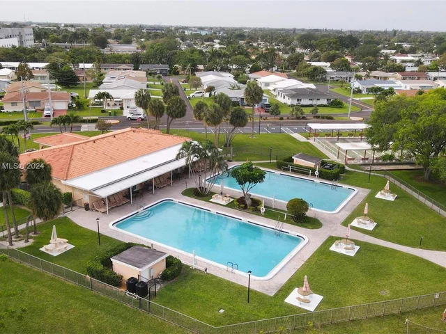 4810 NW 42nd Ave, Tamarac FL 33319