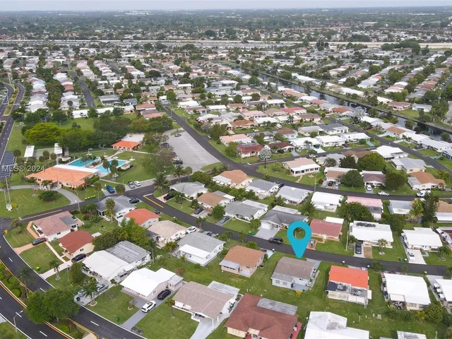 4810 NW 42nd Ave, Tamarac FL 33319