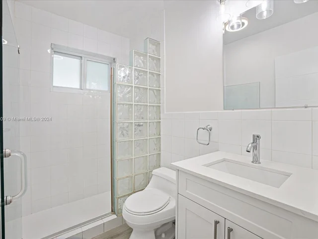 7513 Bounty Ave, North Bay Village FL 33141